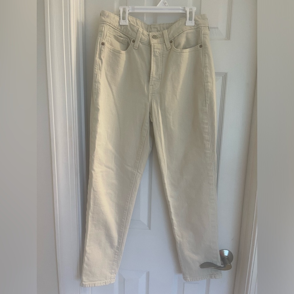 OLD NAVY OG Hig Waisted Straight ankle Jean- off white. Size 6.